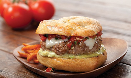 🍔 Bruschetta Turkey Burgers z Pikantnym Awokado 🥑