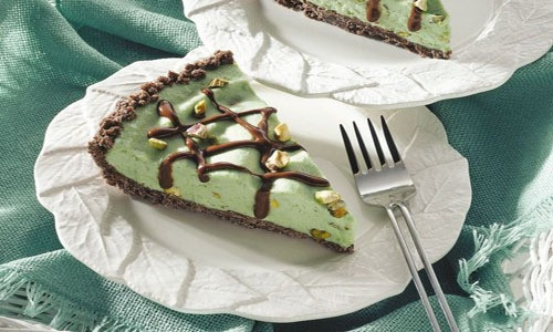 🥧 Mrożona Tarta Pistacjowa ❄️🌰 Szukasz idealnego deseru na upalne dni? 🌞🍨