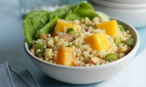 🥭🌿 Sałatka z komosą ryżową i kawałkami mango 🌿🥭