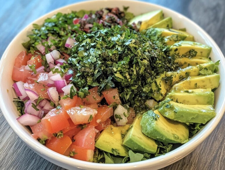 “Świeża i Pyszna Keto Sałatka z Awokado i Pico de Gallo – Idealna na Letnie Dni”