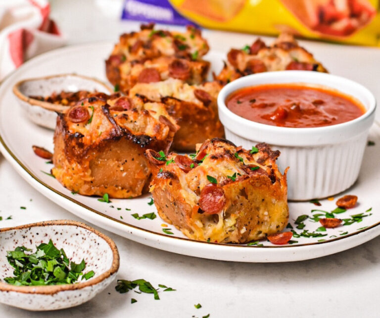 🍕 Totino’s Pizza Rolls Pull-Apart Pizza Muffins 🍕 Chcesz poczuć smak pizzy w zupełnie nowej formie? 😍