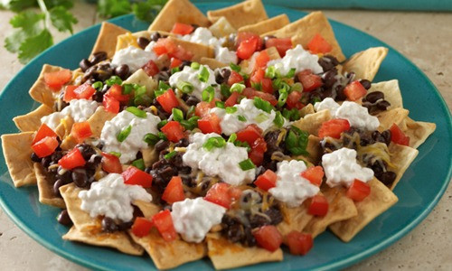 🥑 Nachos z Czarną Fasolą – Idealna Przekąska na Każdą Okazję! 🌮🖤