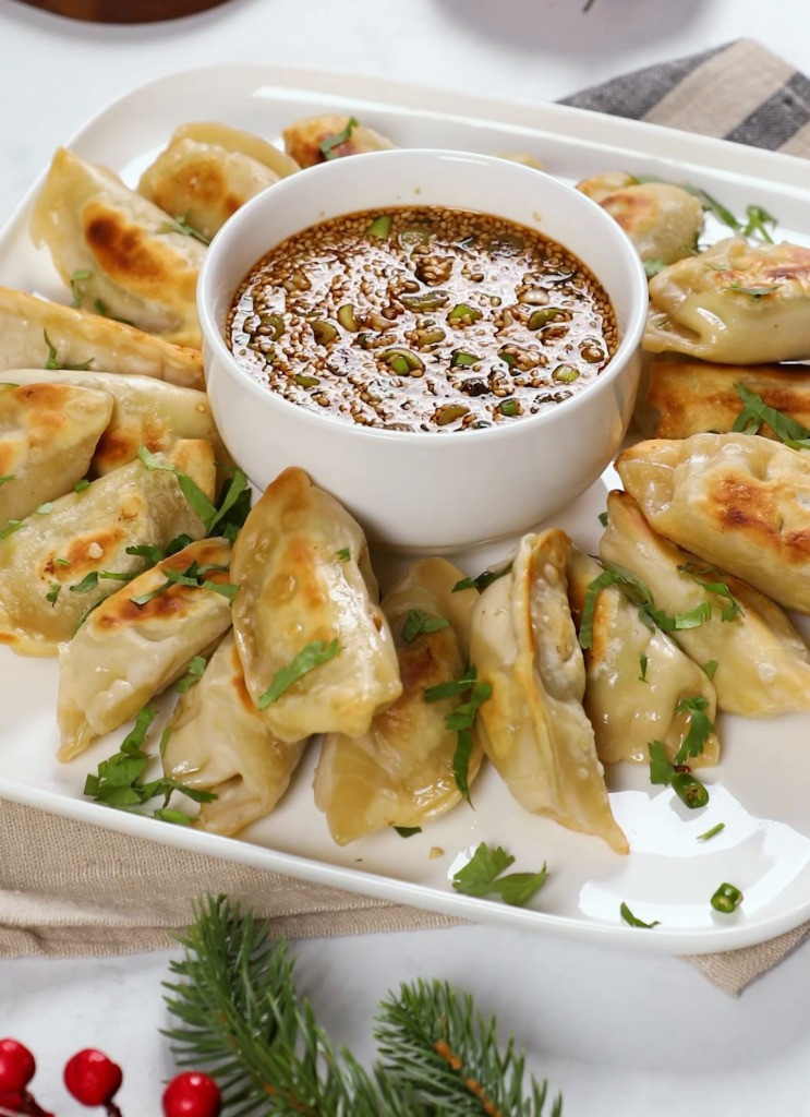 🥟✨ Świąteczny Wieniec z Pierożków – Potsticker Wreath 🎄💚