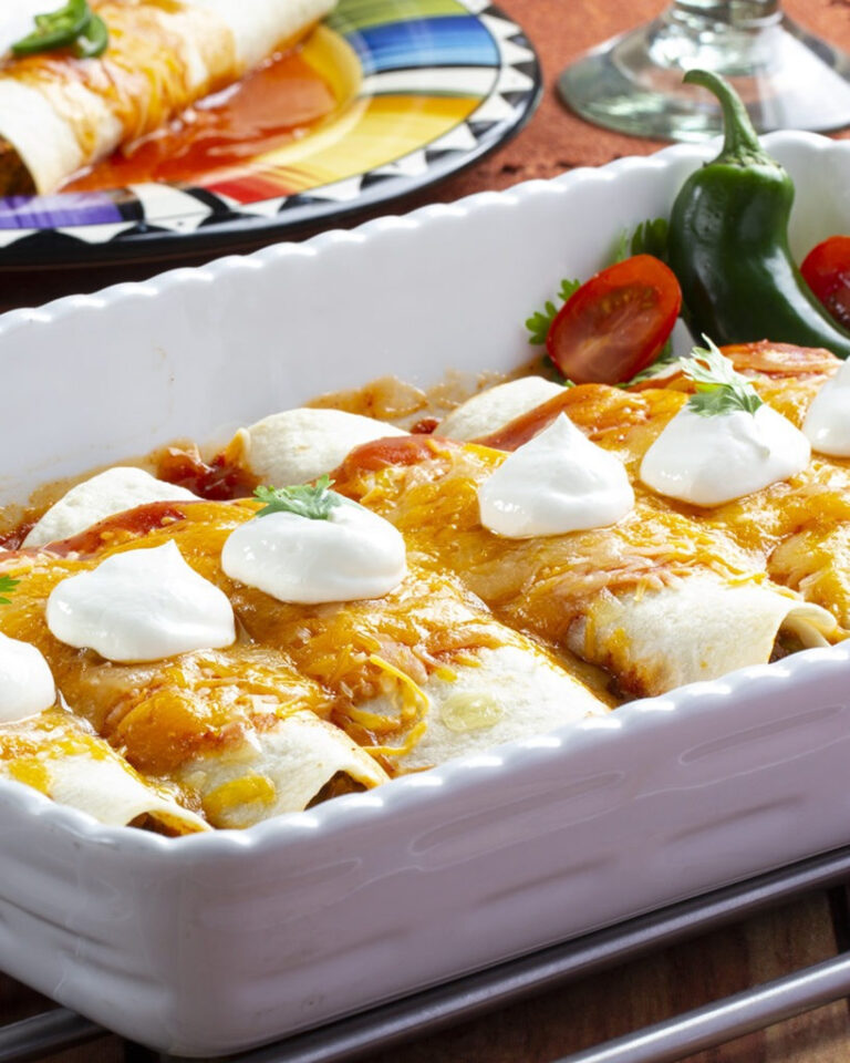 🌯✨ Wegetariańskie Enchiladas – smak Meksyku bez mięsa! 🌱🇲🇽