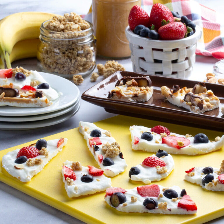 🍓🥣 Berries & Granola Yogurt Bark – Pyszna i Zdrowa Przekąska! 🥣🍇