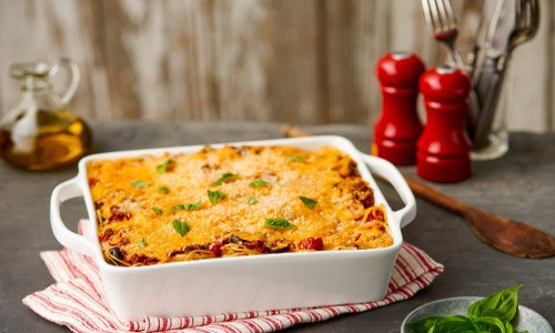 🍝 Przepis na Pieczony Spaghetti – Pysznie i Łatwo! 🍅🧀