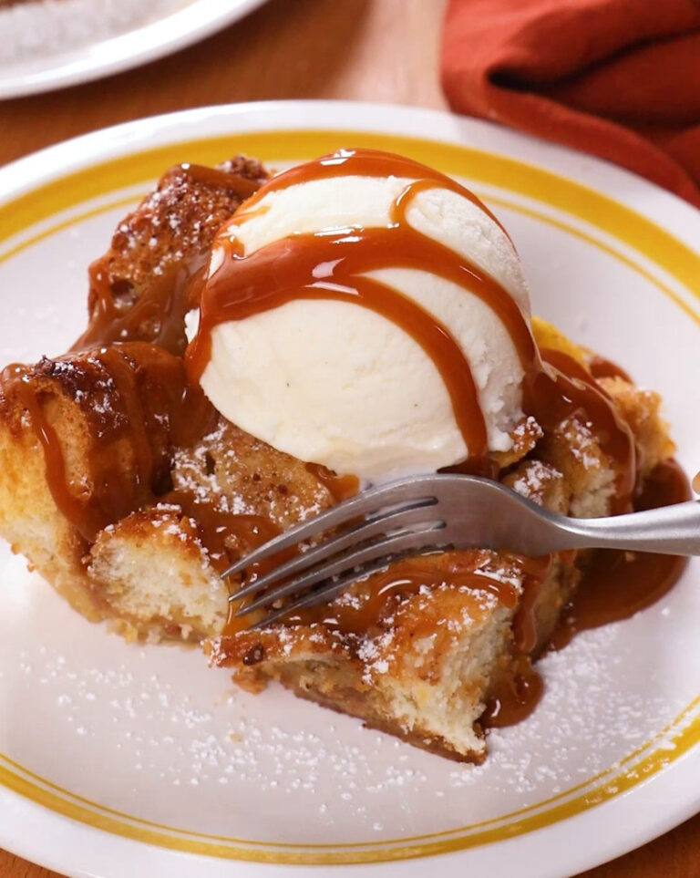 🍎✨ Karmelowo-Jabłkowy Pudding Chlebowy z Herbatnikami ✨🍎