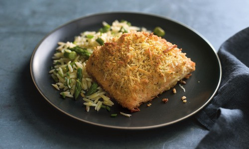 🌟 Parmezanowo-Ziołowy Łosoś z Cytrusowym Orzo 🍋🐟