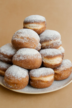 Tradycyjne pączki drożdżowe z nadzieniem Aby kontynuować czytanie kliknij Dalej poniżej