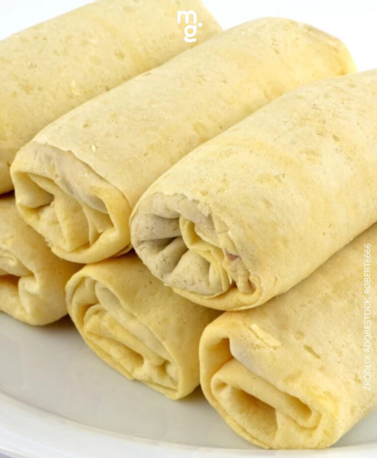 Elastyczne ciasto na naleśniki do krokietów robię z przepisu babci. Proporcja 1:2:2 działa bez pudła