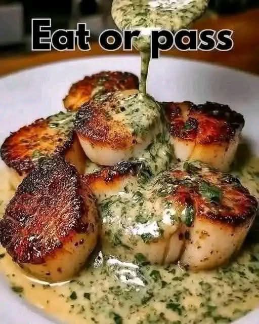 Sizzling Scallops with Zesty Lime Cilantro Sauce