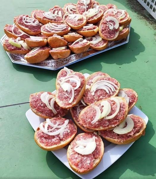 Oryginalny przepis na brokuły Mettbrötchen Przepis znajduje się w pierwszym komentarzu