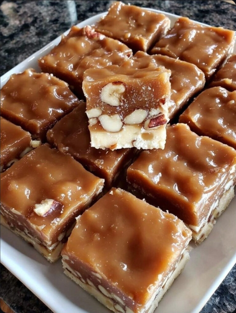 W końcu dostałam ten przepis od mamy na zeszłe święta i zrobiłam trzy porcje! Uwielbiałam go jako dziecko i nikt nie może bez niego żyć. Zawsze myślałam, że ciocia Bill jest moją daleką krewną, więc byłam zaskoczona, gdy odkryłam, że to nie przepis rodzinny, a dość znany, haha!PEŁNY PRZEPIS W końcu dostałam ten przepis od mamy na zeszłe święta i zrobiłam trzy porcje! Uwielbiałam go jako dziecko i nikt nie może bez niego żyć. Zawsze myślałam, że ciocia Bill jest moją daleką…