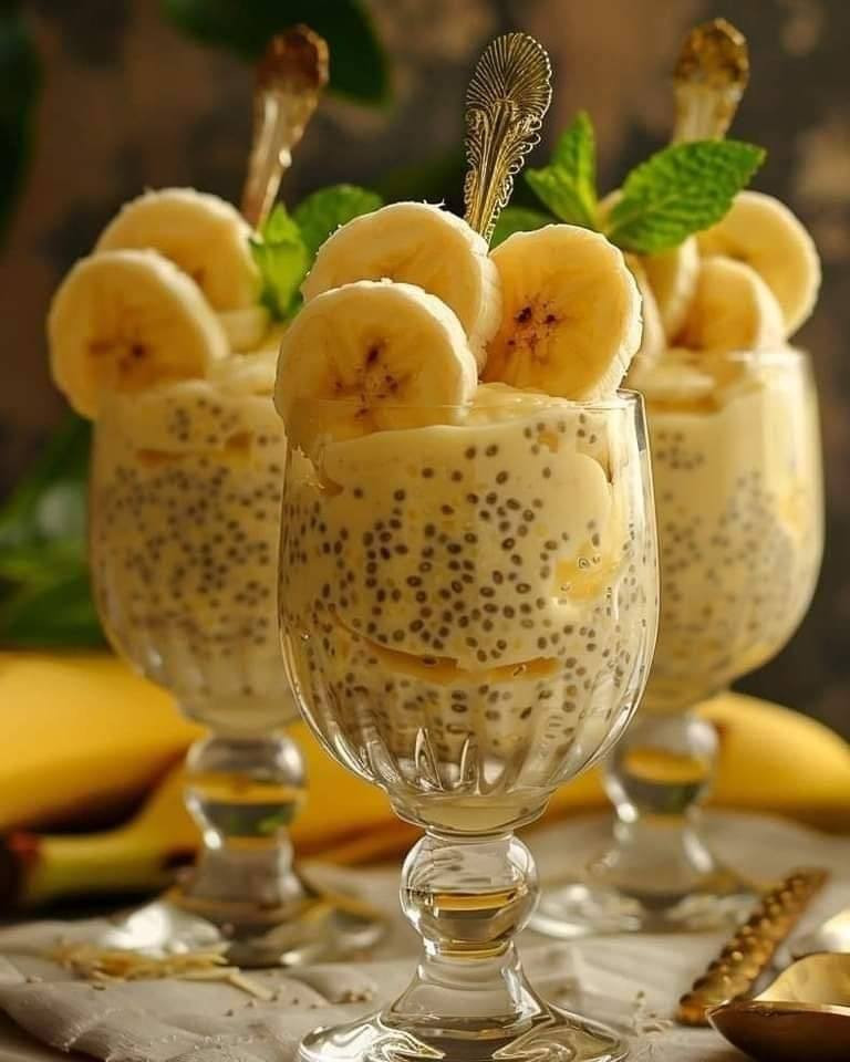 Rozpocznij dzień od porcji wina. Nasz bananowy pudding z chia jest genialny, idealny na kolację i jako urozmaicenie