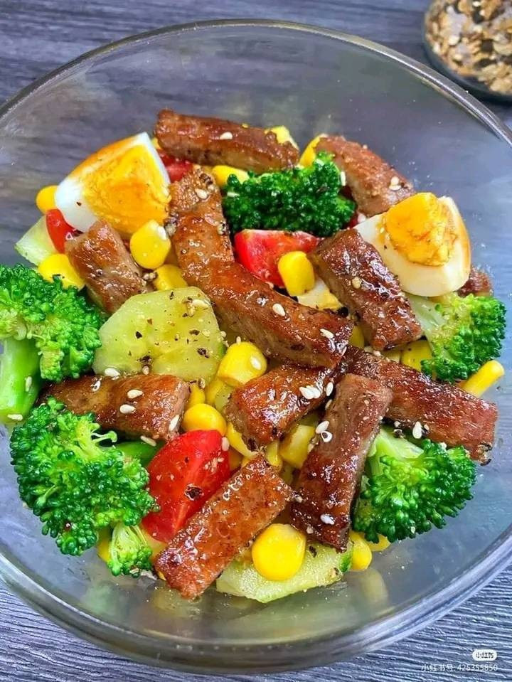 Sałatka Power z wołowiną i warzywamiPEŁNE INSTRUKCJE W PIERWSZYM KOMENTARZU