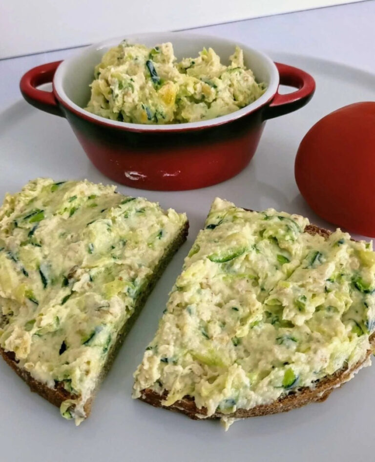 Przepis na luksusowy makaron z cukinii z czosnkiem i serem