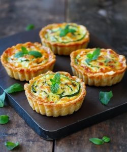 Mini quiche z cukinii i ricotty: lekki i pyszny przepis