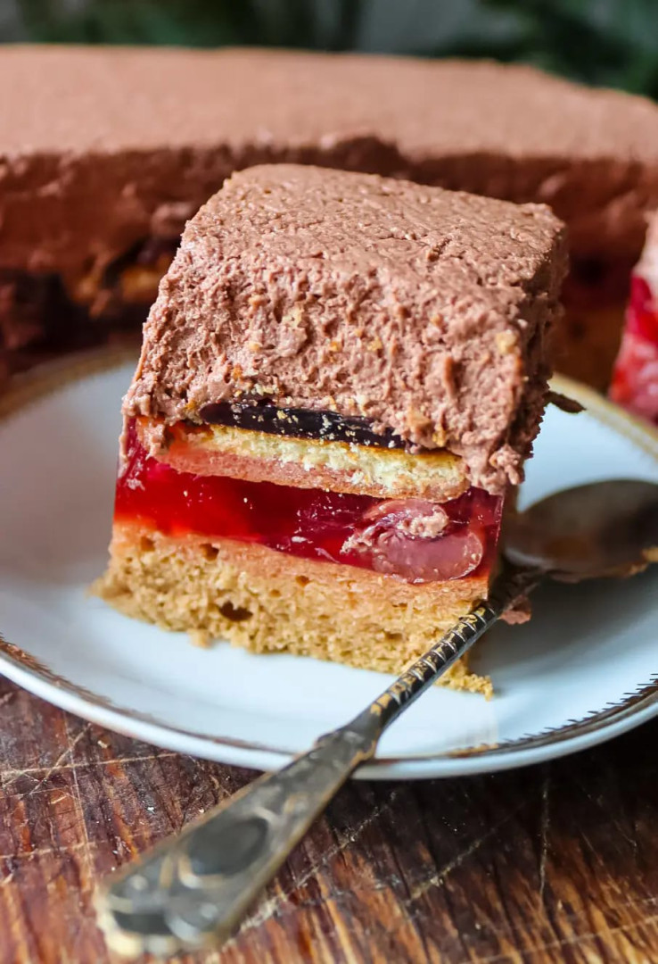 Aromatyczne Wiśniowo-Czekoladowe Cappuccino z Delicjami – Pyszny Słodki Przysmak na Każdą Porę Dnia 😍👇👇👇