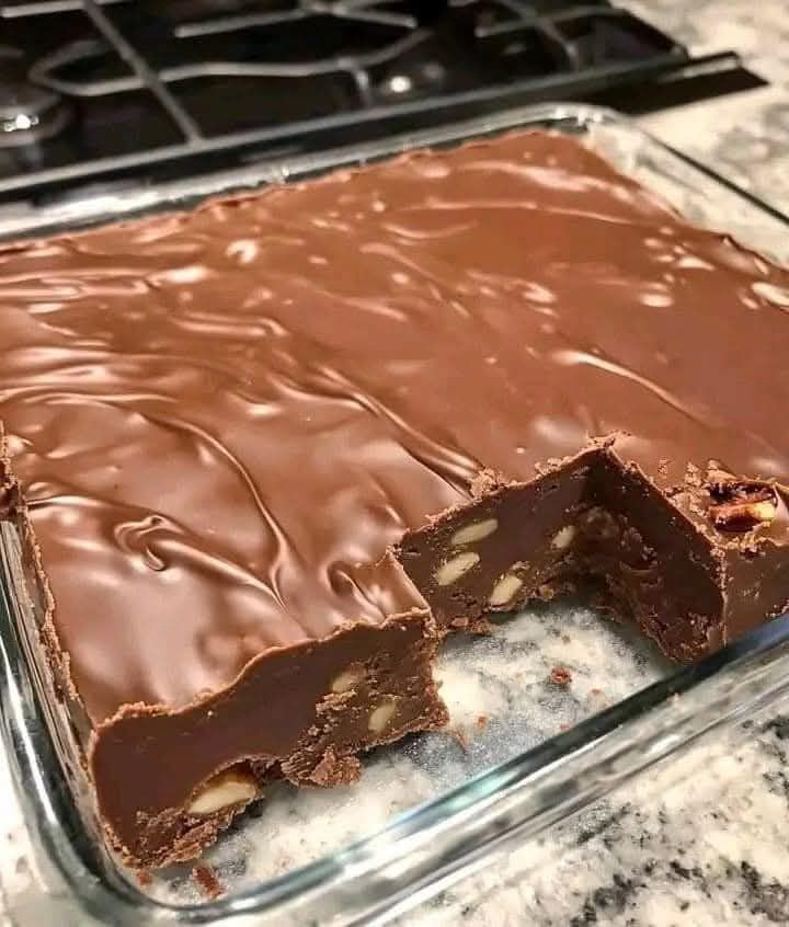  Paula Deen’s 5-Minute Fudge 